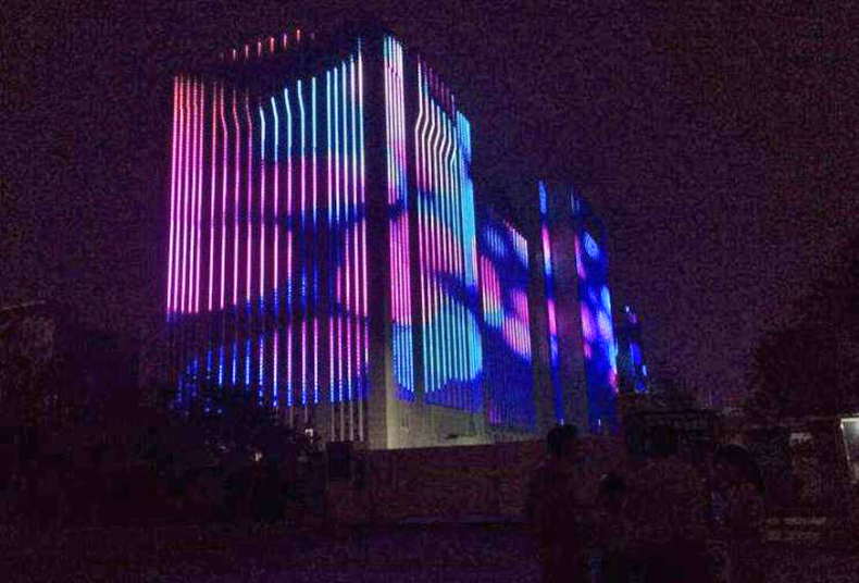 LED點(diǎn)光源像素屏如何低造價實現(xiàn)高清顯示效果？(圖2)